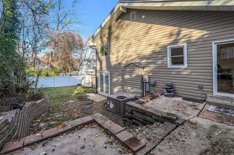 Exterior - 409 Briarhill Dr, Ballwin, MO 63021 photo 9 of 13