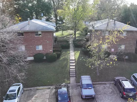 212 Lark Ave, Saint Louis, MO 63125