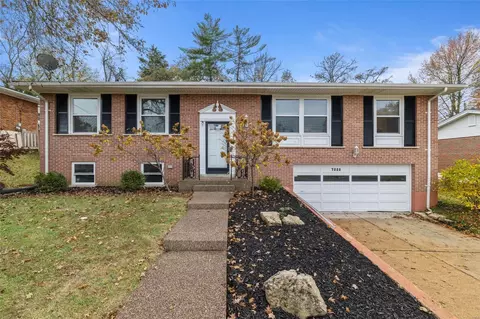 7222 Forestate Dr, Saint Louis, MO 63123