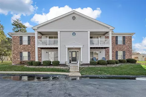 31 Berview Cir #F, Saint Louis, MO 63129