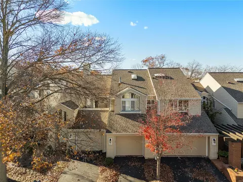 Exterior - 627 Highview Circle Dr, Ballwin, MO 63021 photo 2 of 8