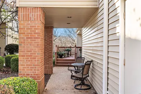 Exterior - 627 Highview Circle Dr, Ballwin, MO 63021 photo 4 of 8