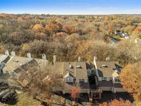 View/Area - 627 Highview Circle Dr, Ballwin, MO 63021 photo 1 of 3