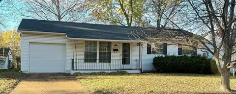 5307 Ville Cecelia Ln, Hazelwood, MO 63042