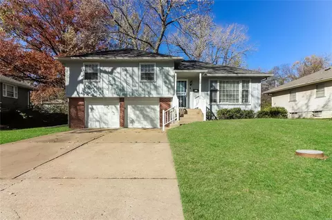 8720 E 110th Ter, Kansas City, MO 64134