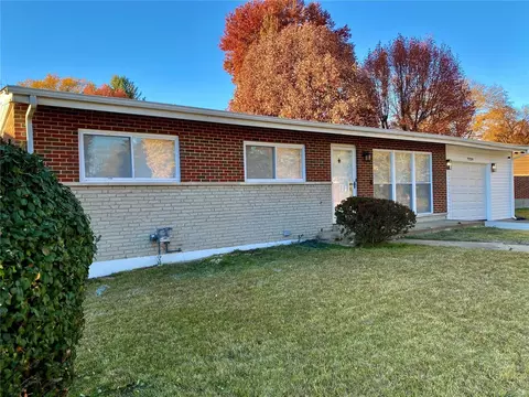 9709 Glen Owen Dr, Saint Louis, MO 63136