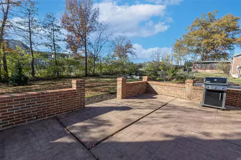 Exterior - 351 Meadowbrook Dr, Ballwin, MO 63011 photo 7 of 8
