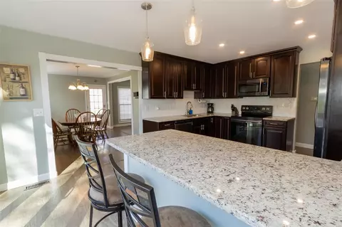 Kitchen - 351 Meadowbrook Dr, Ballwin, MO 63011 photo 2 of 4