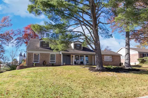 Exterior - 351 Meadowbrook Dr, Ballwin, MO 63011 photo 8 of 8