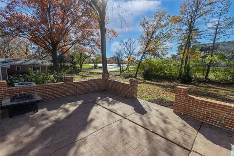 Exterior - 351 Meadowbrook Dr, Ballwin, MO 63011 photo 6 of 8