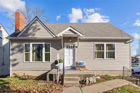 8918 New Hampshire Ave, Affton, MO 63123