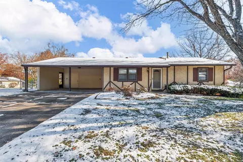 1314 Nutmeg Dr, Saint Charles, MO 63303