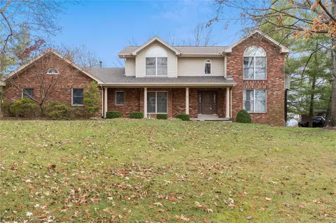 13512 Pine Wood Trl, Saint Louis, MO 63128