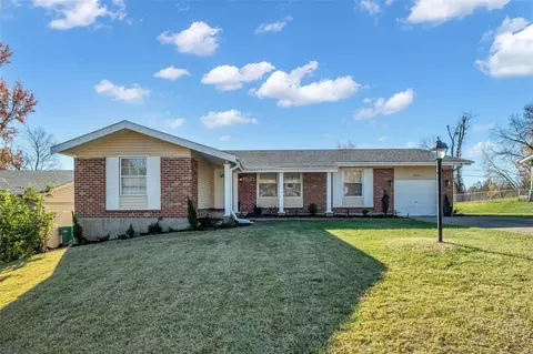 4322 Tarentum Dr, Florissant, MO 63033