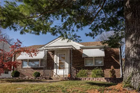 7839 Morgan Ford Rd, Saint Louis, MO 63123