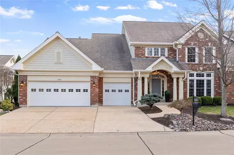 2308 Picardy Place Dr, Chesterfield, MO 63017