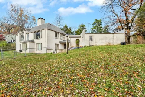 16775 Old Jamestown Rd, Florissant, MO 63034
