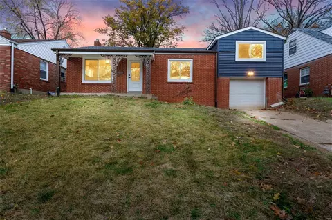 7011 Winchester Dr, Saint Louis, MO 63121