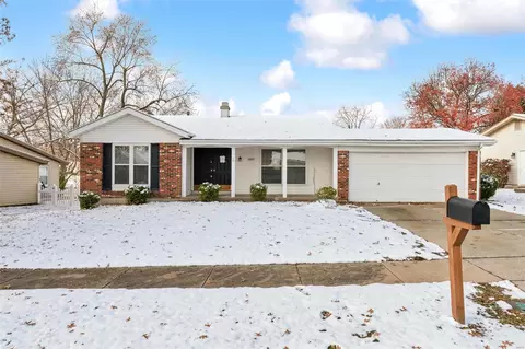 12041 La Padera Ln, Florissant, MO 63033