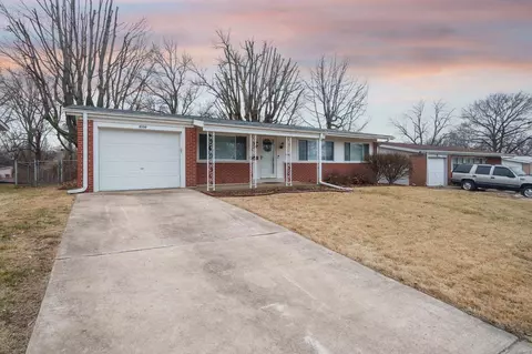 2550 Northridge Pl, Florissant, MO 63033