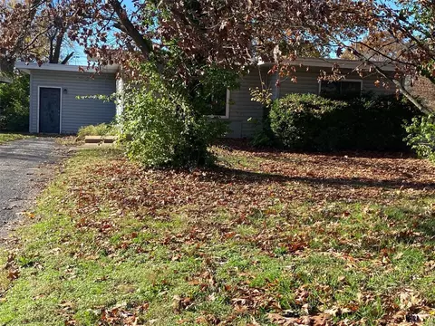 1385 Saint Jean St, Florissant, MO 63031