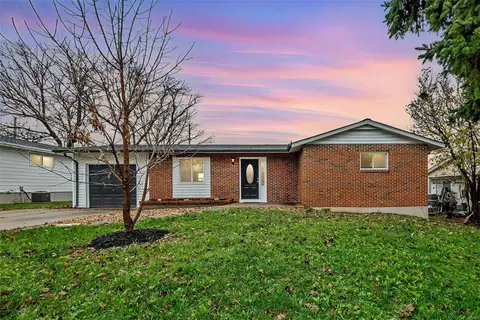 3321 Clemens Dr, Saint Charles, MO 63301