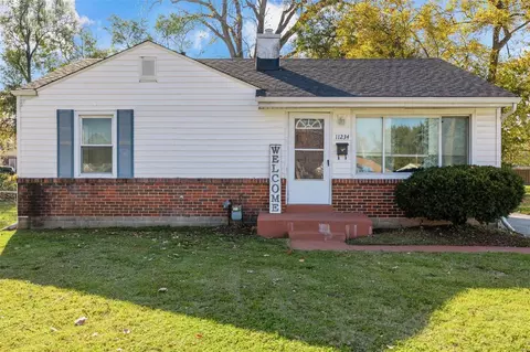 11234 Saint Matthias Ln, Saint Ann, MO 63074