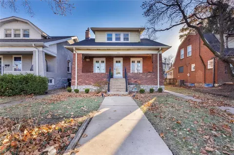 7206 Lindell Blvd, Saint Louis, MO 63130