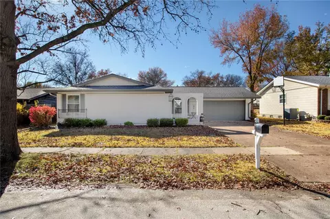 640 Lemonwood Dr, Ballwin, MO 63021