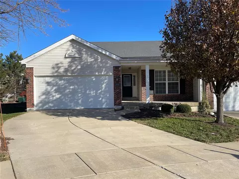 498 Angelique Pl, Saint Charles, MO 63303