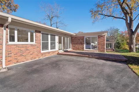 Exterior - 347 Sudbury Ln, Ballwin, MO 63011 photo 5 of 5