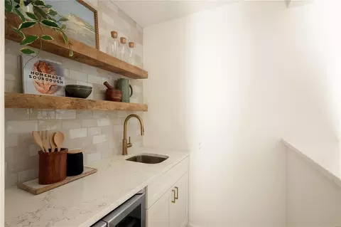 Kitchen - 347 Sudbury Ln, Ballwin, MO 63011 photo 7 of 7