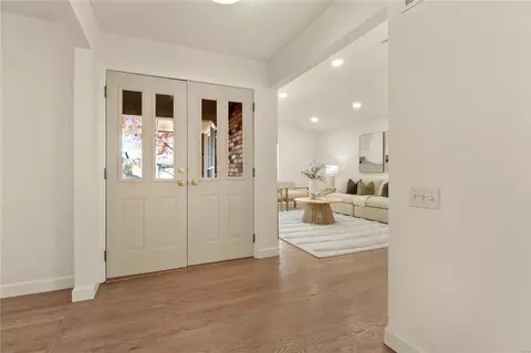 Entry Way - 347 Sudbury Ln, Ballwin, MO 63011 photo 2 of 2