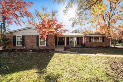 347 Sudbury Ln, Ballwin, MO 63011