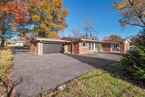 Exterior - 347 Sudbury Ln, Ballwin, MO 63011 photo 4 of 5
