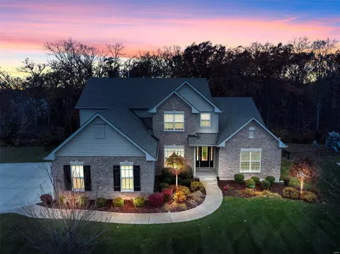 401 Gatehouse Cir, Wentzville, MO 63385