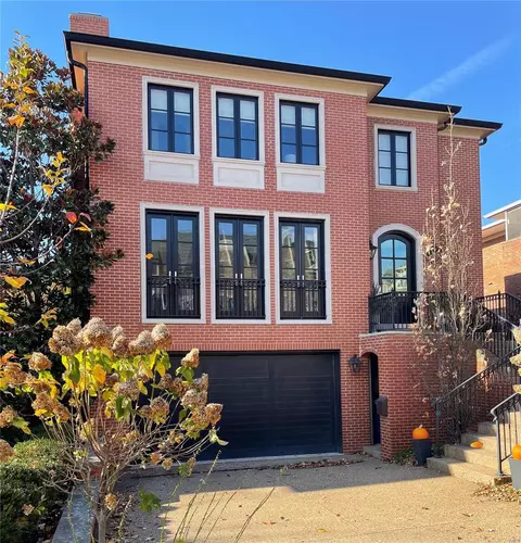 125 Gay Ave, Saint Louis, MO 63105