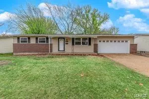 2050 Loveland Dr, Florissant, MO 63031
