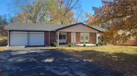 6808 Sarazen Ct, Saint Louis, MO 63129