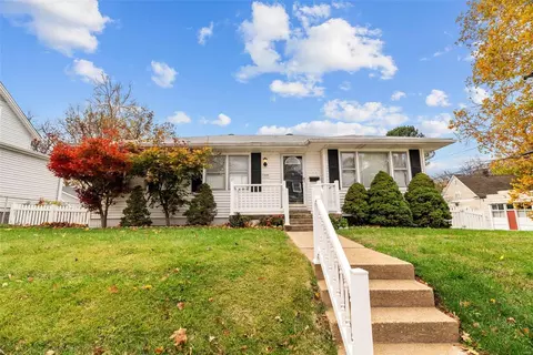 7320 Canterbury Ave, Saint Louis, MO 63143