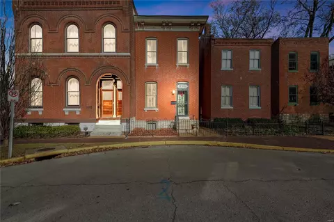 2351 Hickory St, Saint Louis, MO 63104