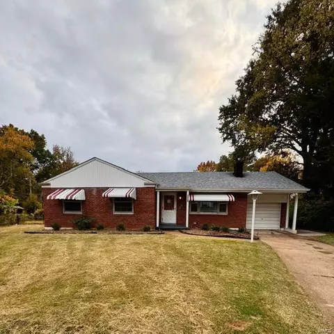 9271 Dell Ct, Saint Louis, MO 63137
