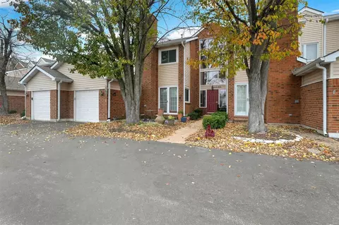 1340 Holgate Dr #G6, Ballwin, MO 63021 photo 2
