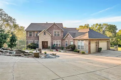 5 Rainier Ct, Saint Paul, MO 63366