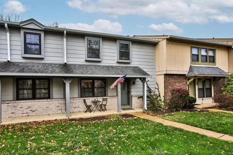 2349 Hidden Meadow Ln, Ballwin, MO 63021