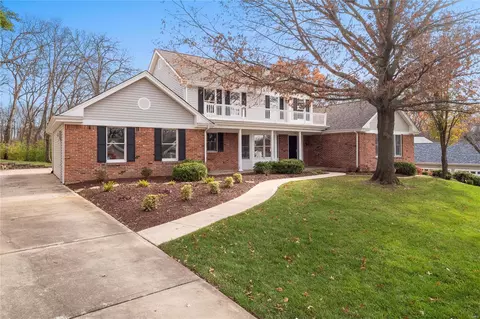 1156 S Charlemagne Dr, Lake Saint Louis, MO 63367