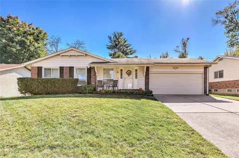 3101 Wintergreen Dr, Florissant, MO 63033