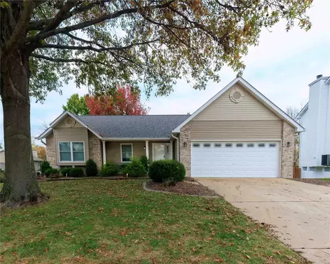 36 President Dr, O'fallon, MO 63368