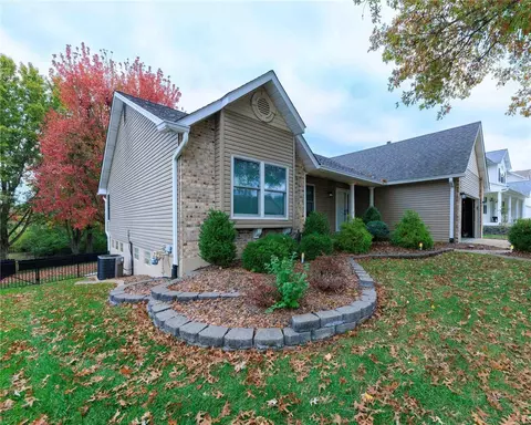 36 President Dr, O'fallon, MO 63368 photo 2