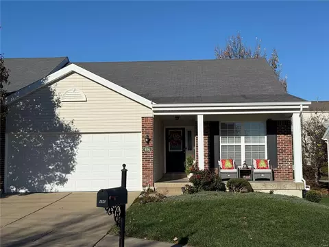 496 Angelique Pl, Saint Charles, MO 63303